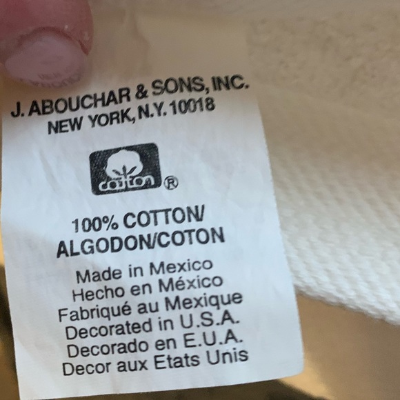 White Embroidered Fingertip and Body Towels, NWT, 2- Fingertip, 2- Body Towels - Picture 14 of 16